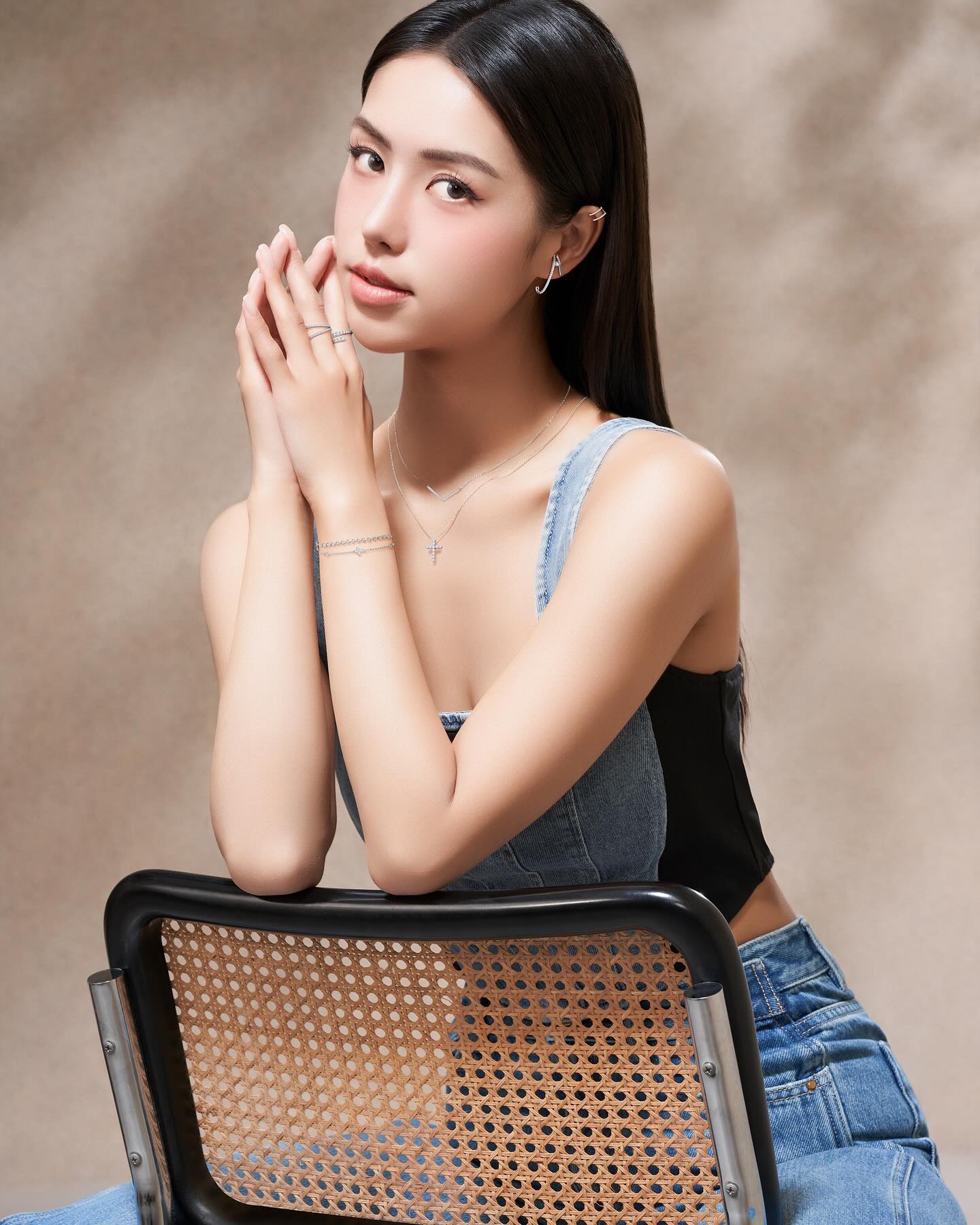 Fine jewellery studio portrait 人像產品拍攝